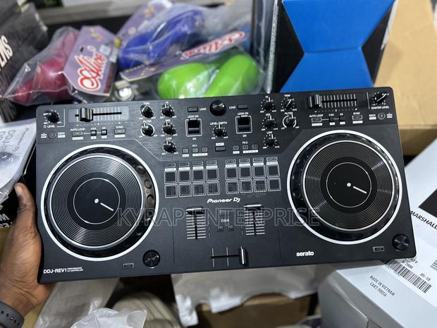 Pioneer DDJ-Rev 1 Controller · Photo 3