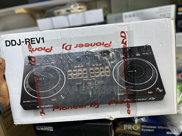 Pioneer DDJ-Rev 1 Controller · Photo 2