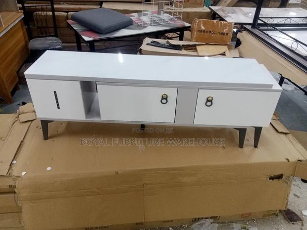Foreign Type Extendable Tv Stand for Living Room · Photo 1