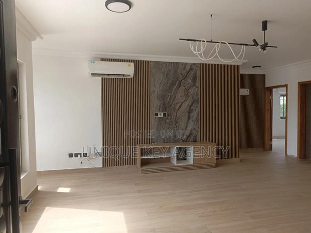 2bdrm Apartment in Unique Key Agency, Manet Court for rent · Photo 4
