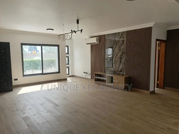 2bdrm Apartment in Unique Key Agency, Manet Court for rent · Photo 5