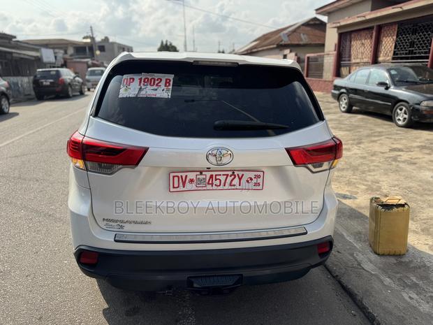Toyota Highlander 2019 White · Photo 3