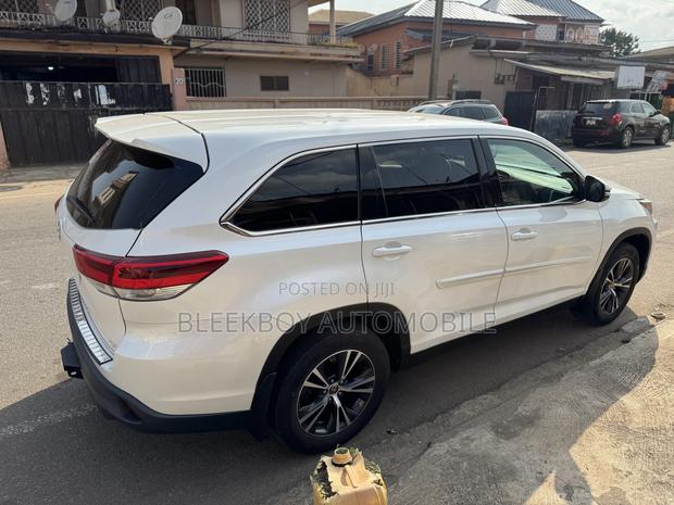 Toyota Highlander 2019 White · Photo 2