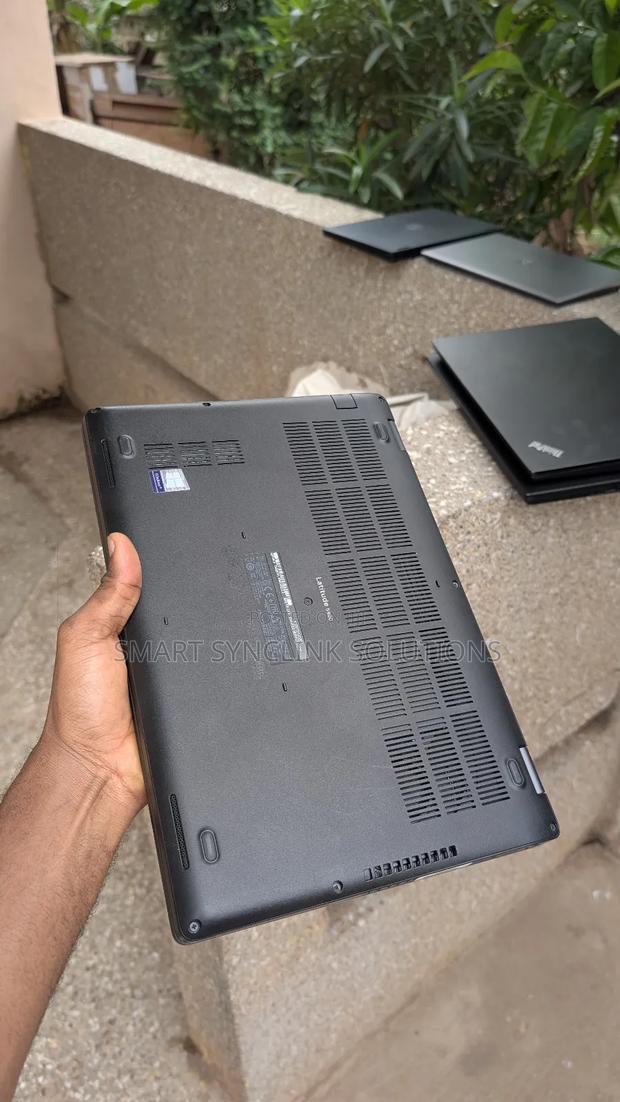 New Laptop Dell Latitude 5400 16GB Intel Core i5 SSD 256GB · Photo 3