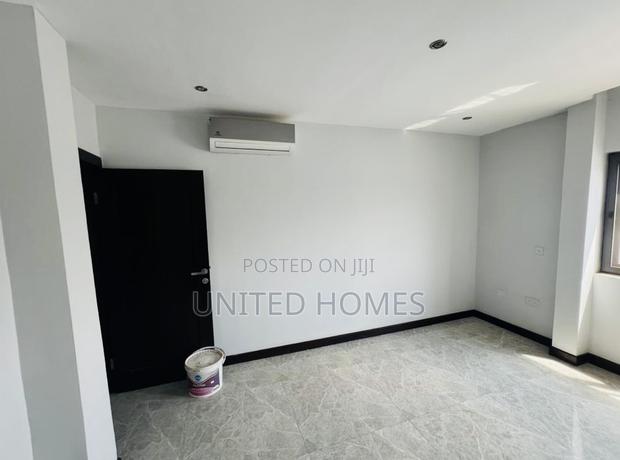 2bdrm Apartment in Abelemkpe for sale · Photo 3