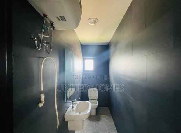 2bdrm Apartment in Abelemkpe for sale · Photo 4