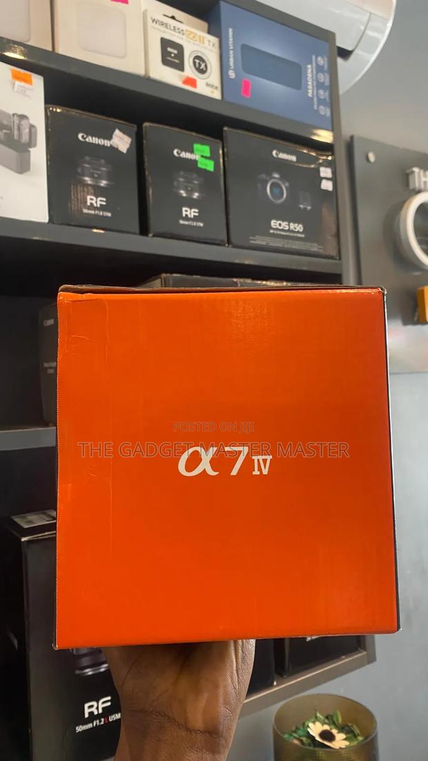 Sony A7 Iv Mirrorless Digital Camera · Photo 2