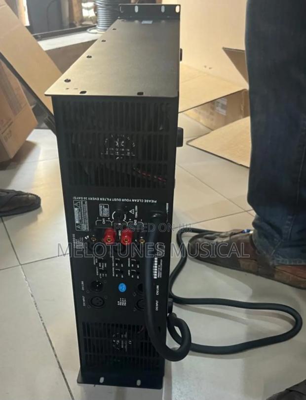 Titanic St 3000 Power Amplifier · Photo 2