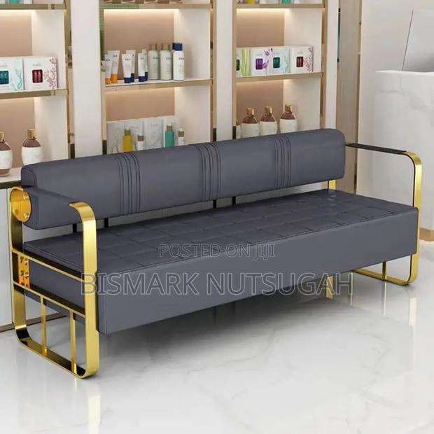 Salon Barbering Waiting Chair · Photo 2