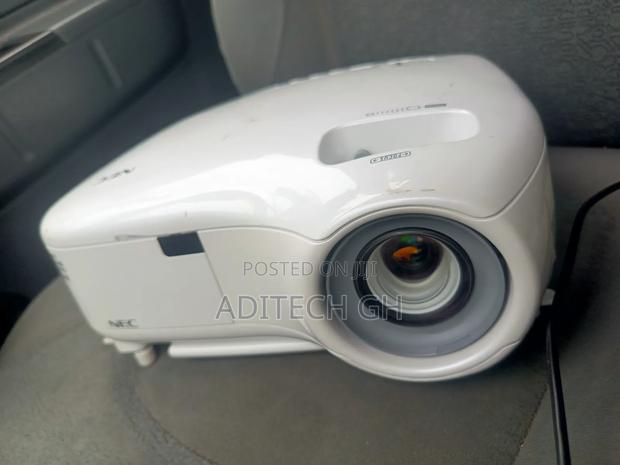 Home Used From Usa Nec Projector 2500 Lumen · Photo 2