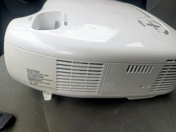 Home Used From Usa Nec Projector 2500 Lumen · Photo 3