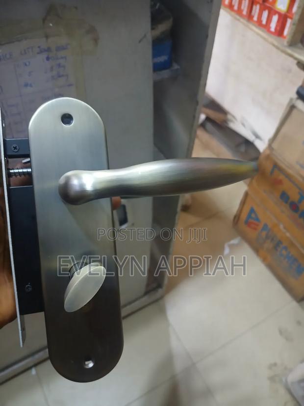 Kenyos Toilet Lock · Photo 1