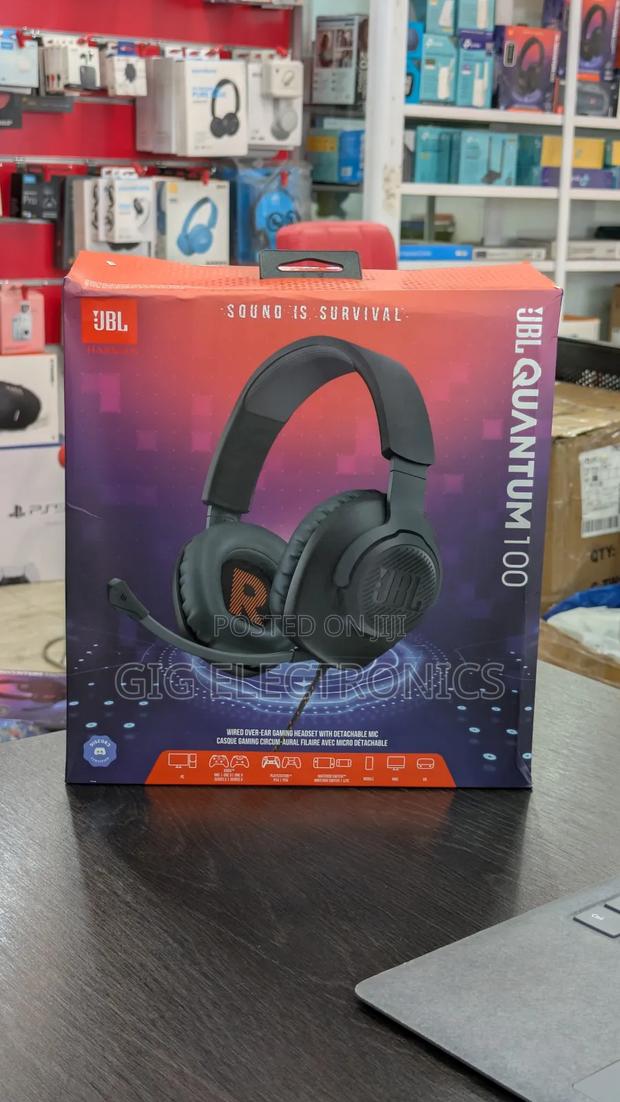 JBL Quantum 100 Wired Over-Ear Gaming Headset · Photo 1