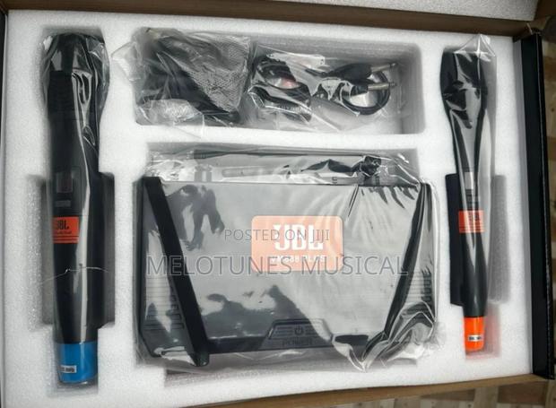 JBL Vm888 Plus Professional Wireless (Uhf-System) Microphone · Photo 4