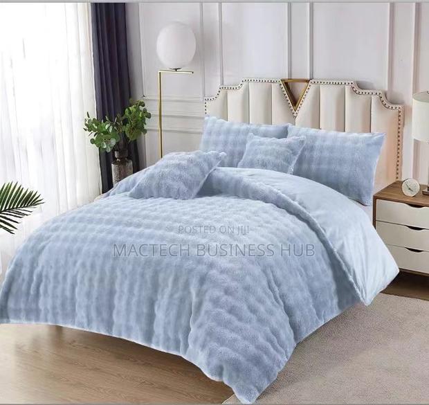 Blanket (3pcs) Rabbit Fur · Photo 1