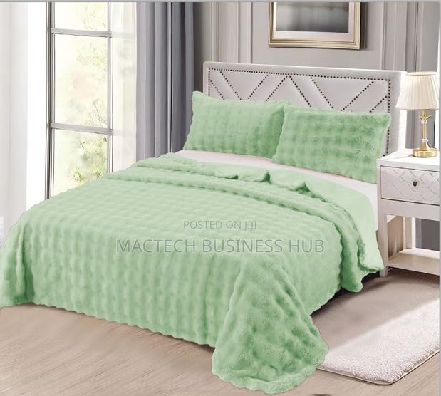 Blanket (3pcs) Rabbit Fur · Photo 6