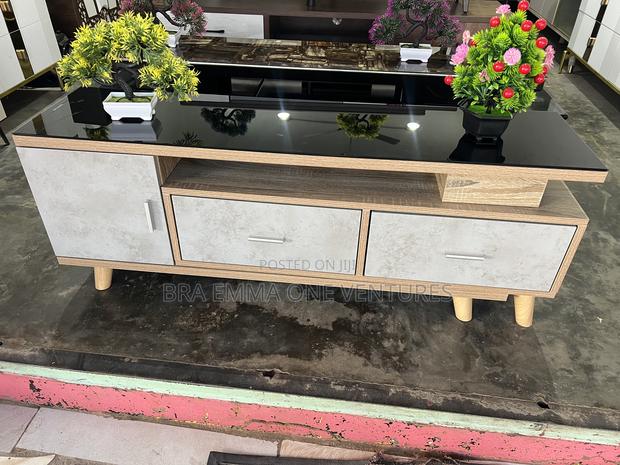 1.4m Tv Stand/Console · Photo 1