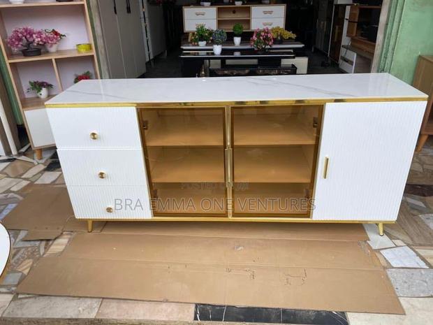 Cabinet Console · Photo 1