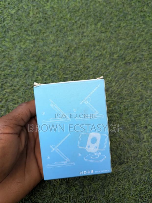 Phone/Tablet Desktop Holder (Metal) · Photo 3