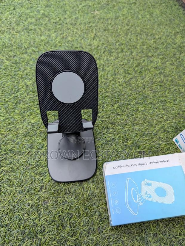 Phone/Tablet Desktop Holder (Metal) · Photo 1
