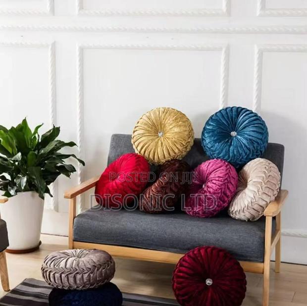 Throw Pillows for Sofa Chairs · Photo 1