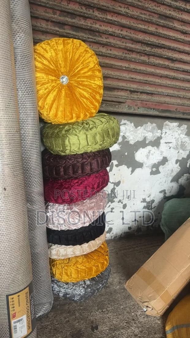 Throw Pillows for Sofa Chairs · Photo 2