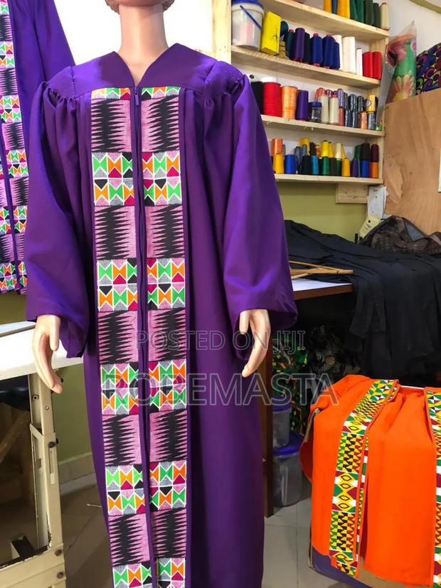 Graduation Gowns · Photo 4