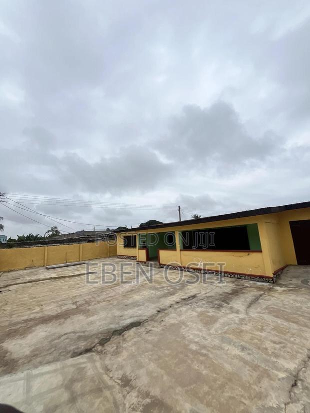 4bdrm Apartment in Dansoman for rent · Photo 3