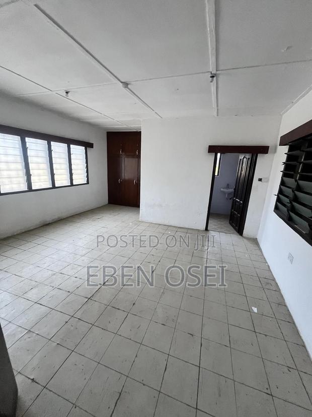 4bdrm Apartment in Dansoman for rent · Photo 7