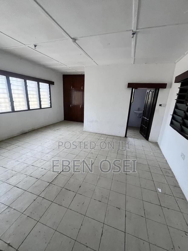 4bdrm Apartment in Dansoman for rent · Photo 6