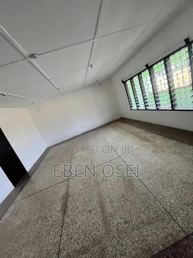 4bdrm Apartment in Dansoman for rent · Photo 5