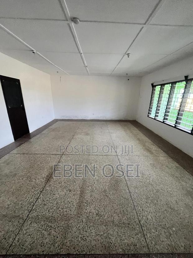4bdrm Apartment in Dansoman for rent · Photo 4