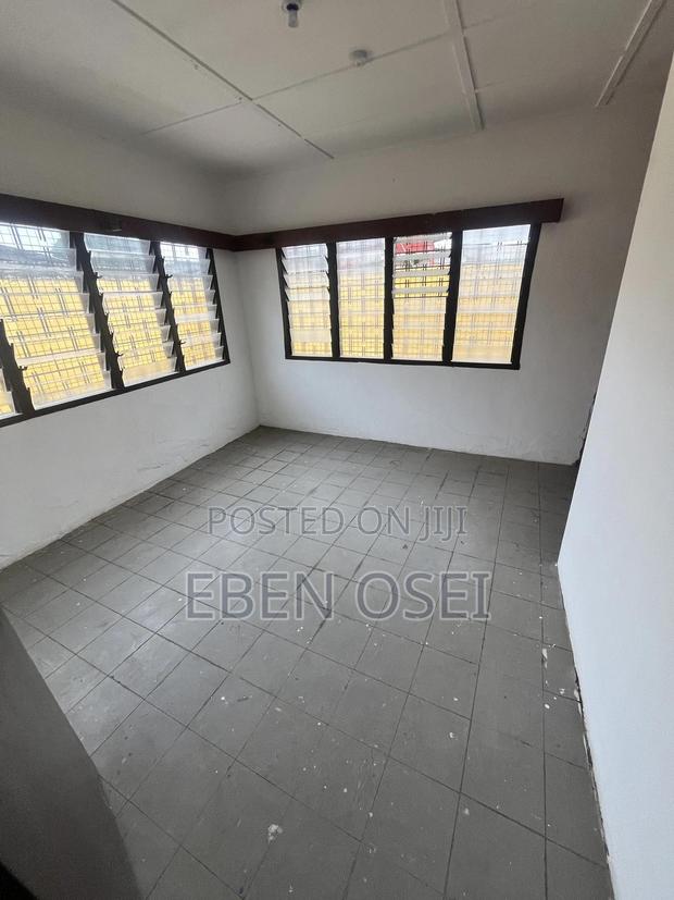 4bdrm Apartment in Dansoman for rent · Photo 8
