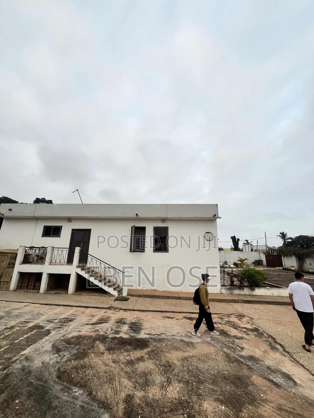 4bdrm House in Dansoman for rent · Photo 5