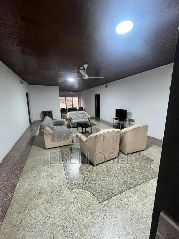 4bdrm House in Dansoman for rent · Photo 6