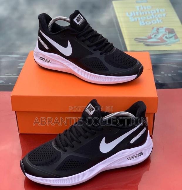 Nike Guide Running Sneakers · Photo 1