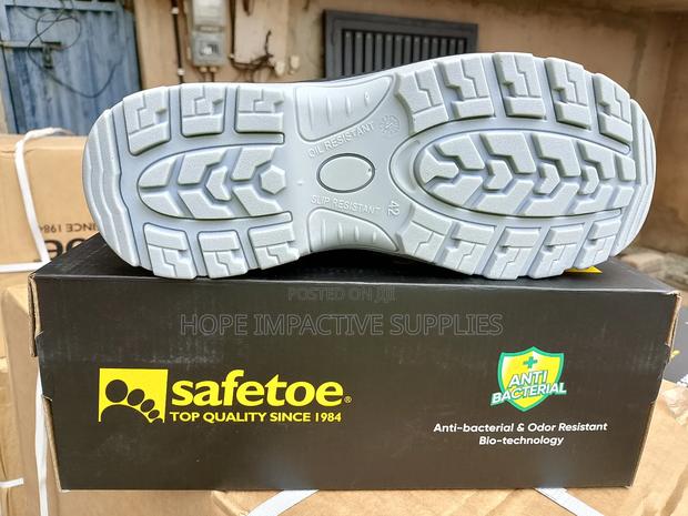 New Safetoe S3 Boot - Antibacterial & Reflective Sole. · Photo 2