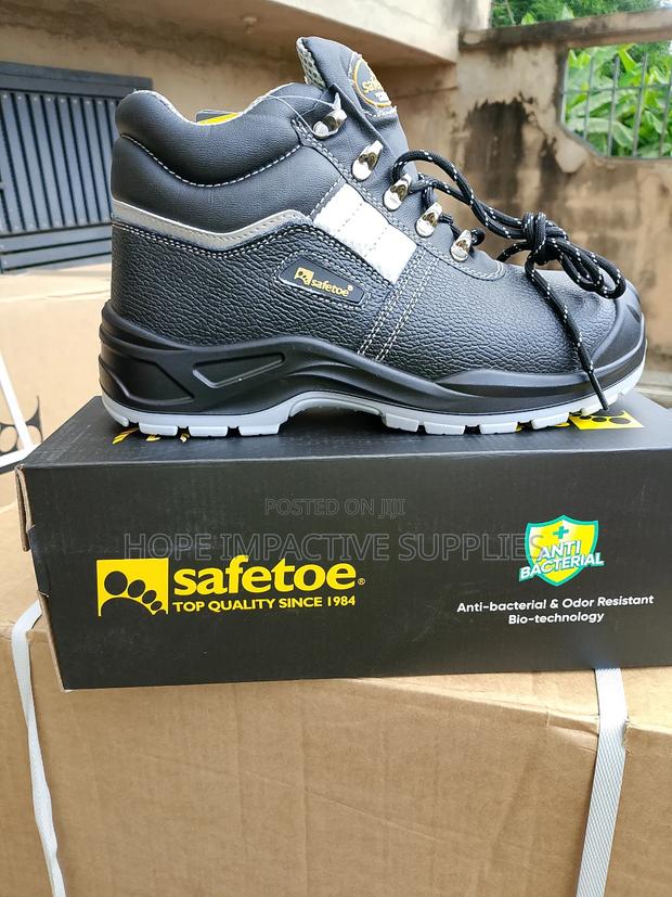 New Safetoe S3 Boot - Antibacterial & Reflective Sole. · Photo 1