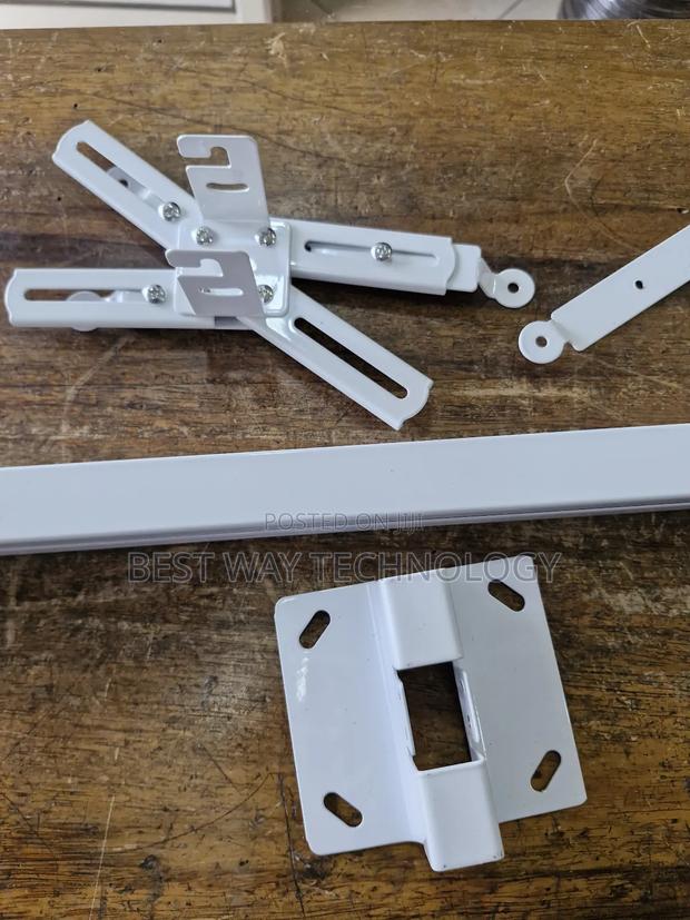 Projector Ceiling Mount · Photo 5