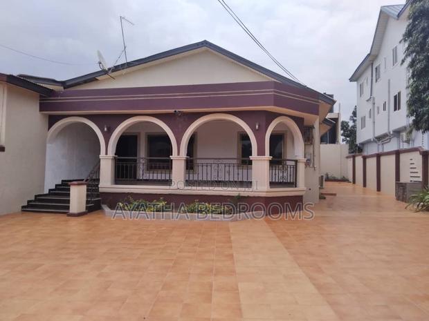 3bdrm House in Ayathar Bedroom, New Town for rent · Photo 2