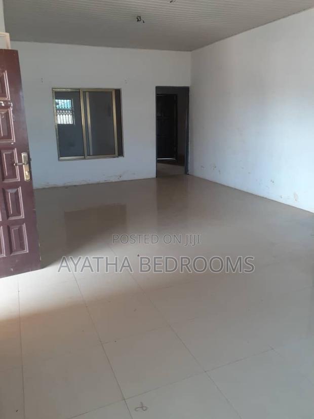 3bdrm House in Ayathar Bedroom, New Town for rent · Photo 2