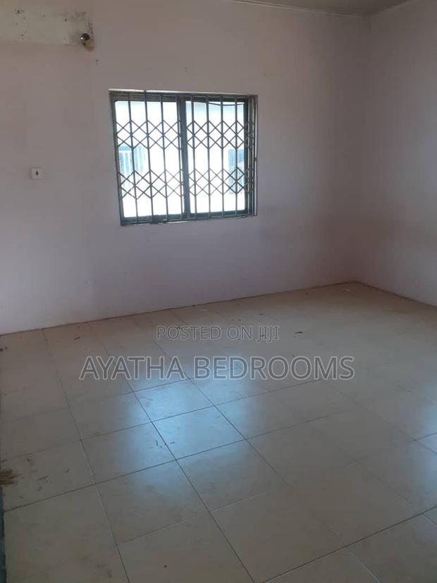 3bdrm House in Ayathar Bedroom, New Town for rent · Photo 3