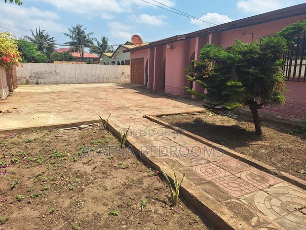 4bdrm Apartment in Ayathar Bedroom, Baatsona Total for rent · Photo 3