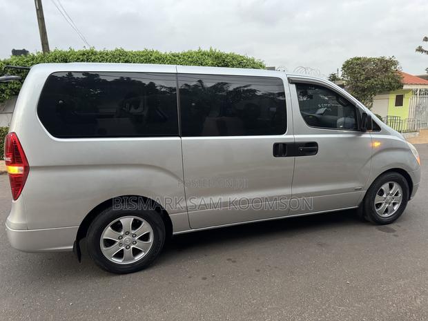 Hyundai Starex 2015 Silver · Photo 6