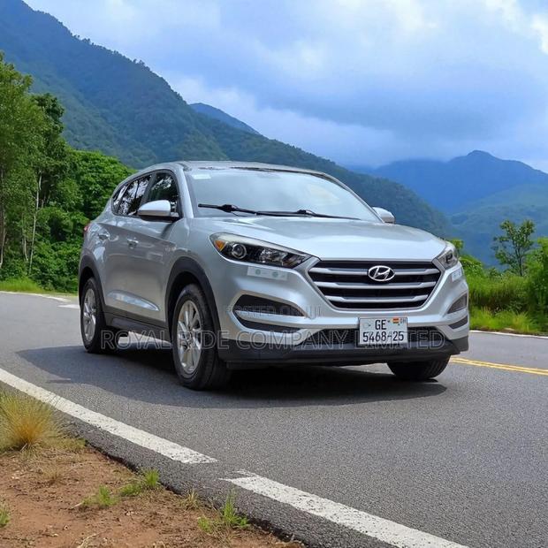 Car Rental- Hyundai Tucson · Photo 3