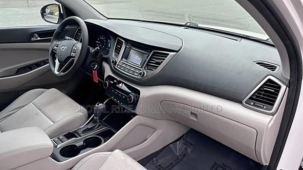 Car Rental- Hyundai Tucson · Photo 2