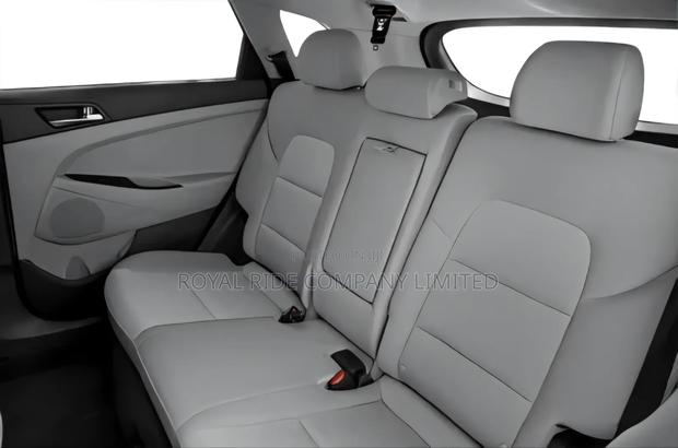 Car Rental- Hyundai Tucson · Photo 4