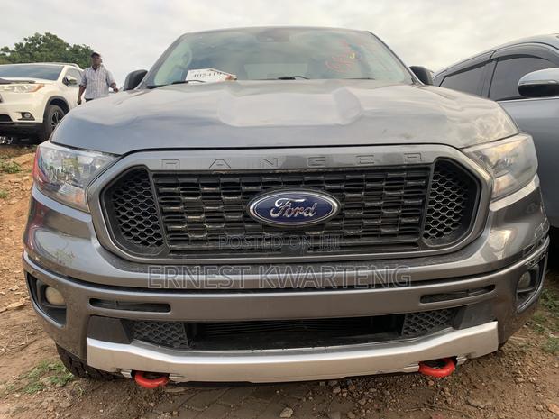 Ford Ranger Wildtrak 2021 Silver · Photo 2