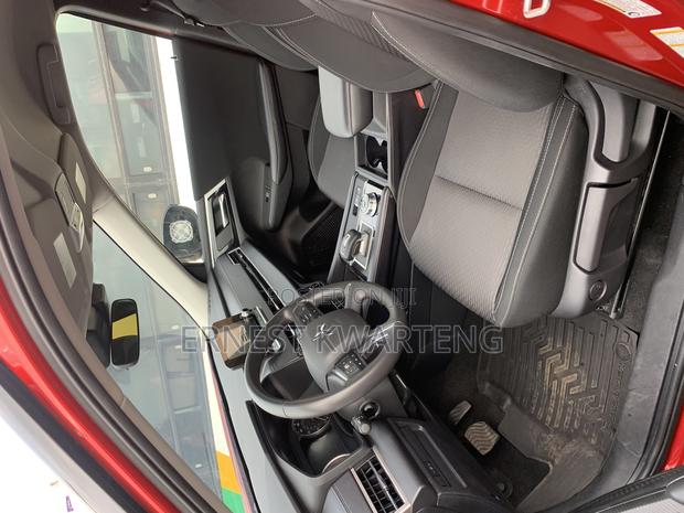 Mitsubishi Outlander 2024 Red · Photo 3