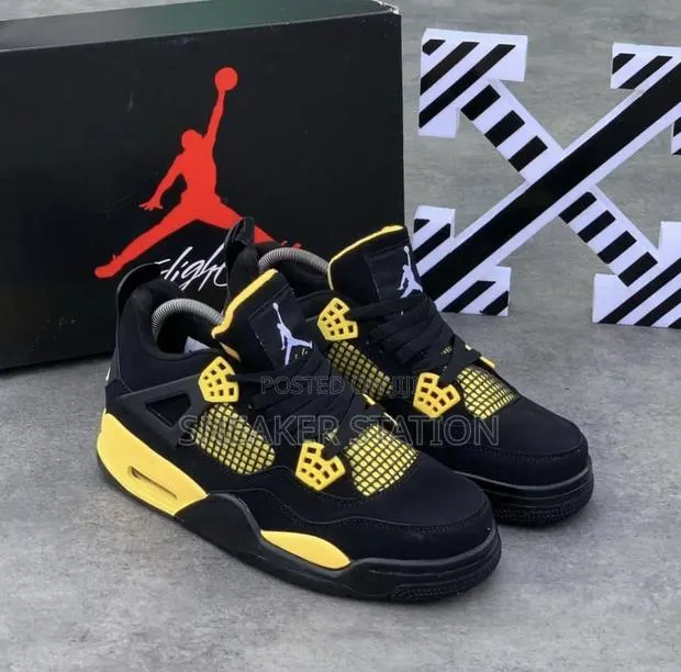 Air Jordan Retro 4 Thunder Yellow · Photo 1